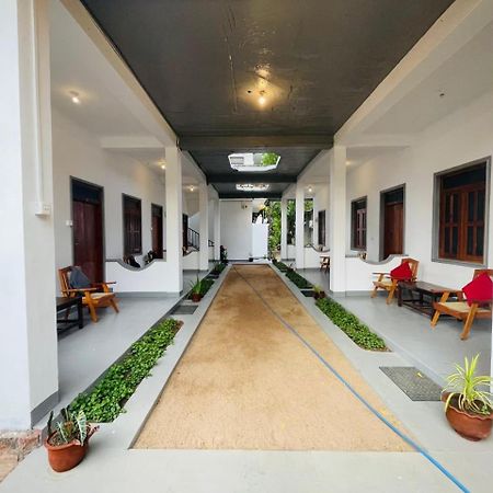 Zimbay Guest House Vịnh Arugam Ngoại thất bức ảnh