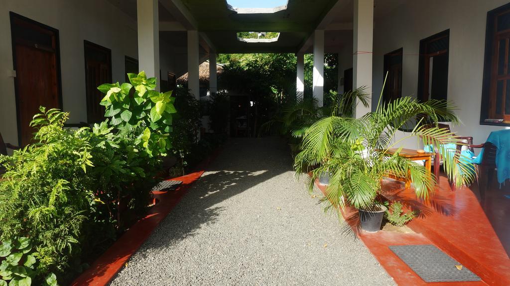 Zimbay Guest House Vịnh Arugam Ngoại thất bức ảnh