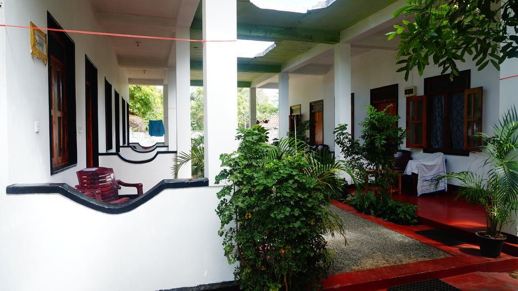 Zimbay Guest House Vịnh Arugam Ngoại thất bức ảnh