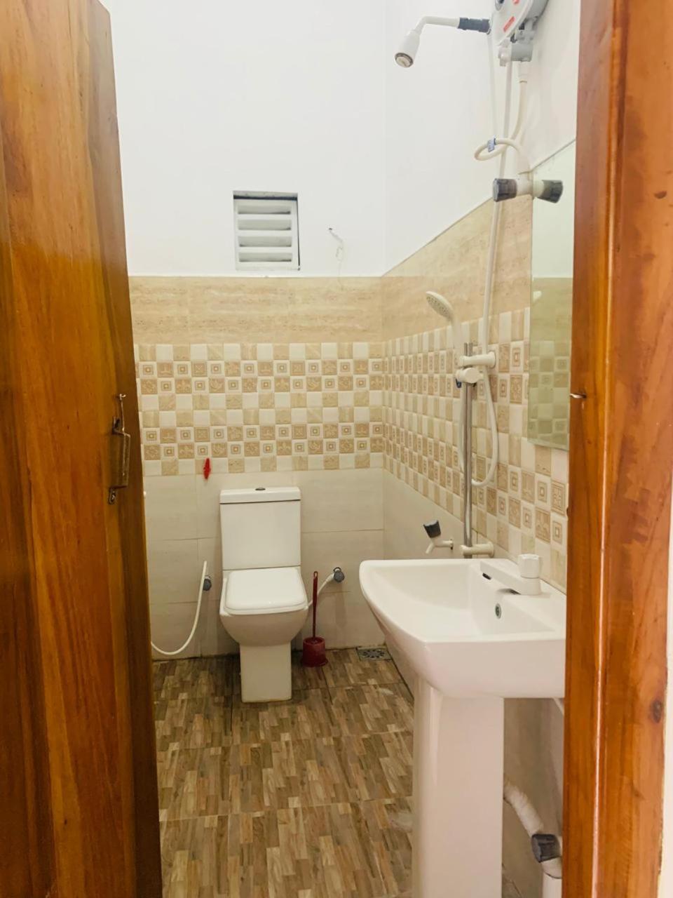 Zimbay Guest House Vịnh Arugam Ngoại thất bức ảnh