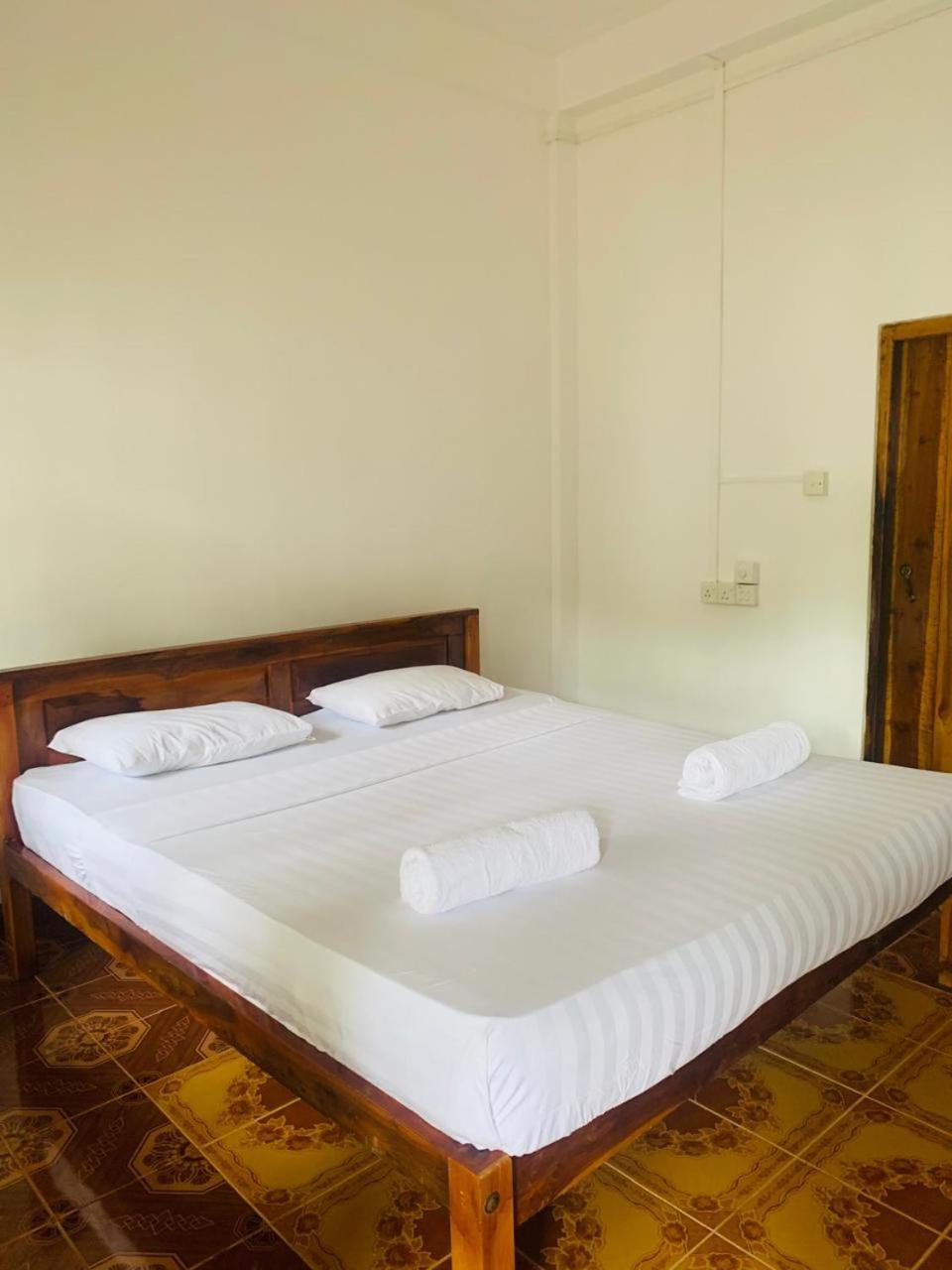Zimbay Guest House Vịnh Arugam Ngoại thất bức ảnh
