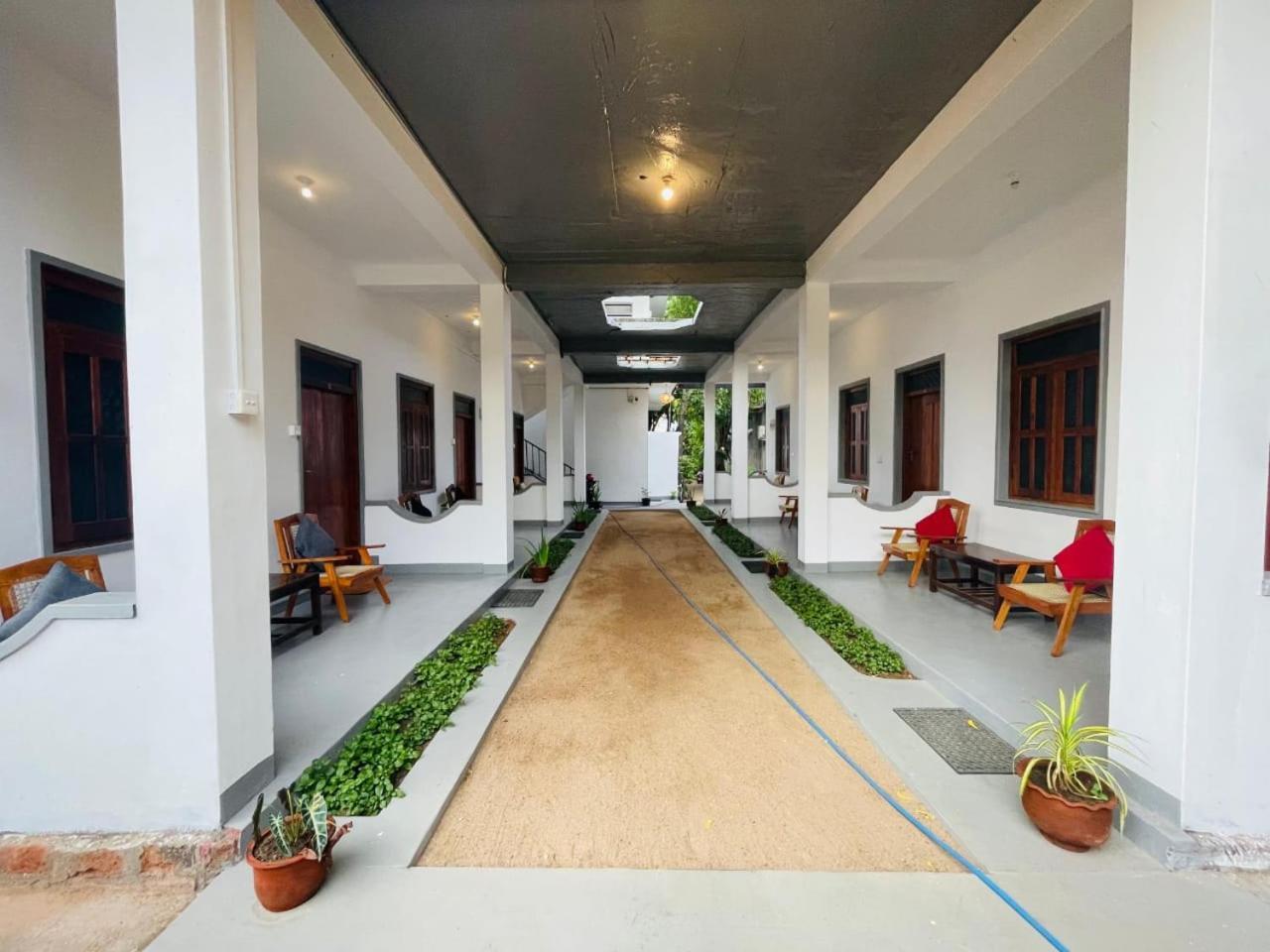 Zimbay Guest House Vịnh Arugam Ngoại thất bức ảnh