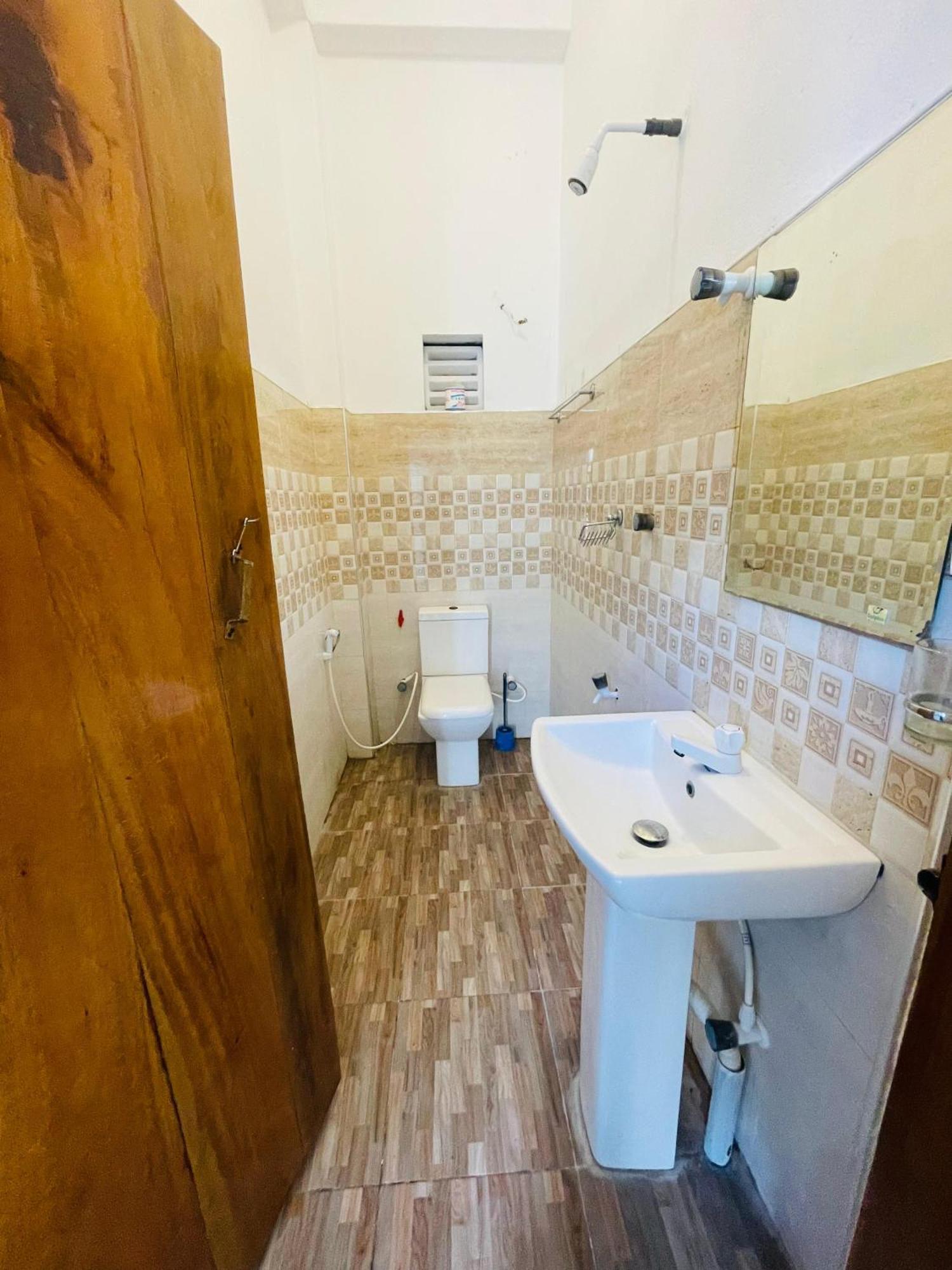 Zimbay Guest House Vịnh Arugam Ngoại thất bức ảnh